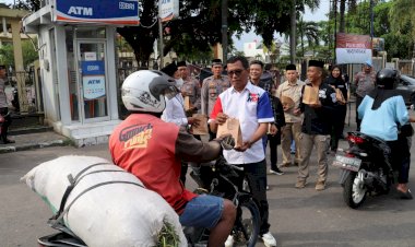 Semarak-Ramadan-1446-H,-Polres-Magetan-Bersama-Awak-Media-Berbagi-Takjil