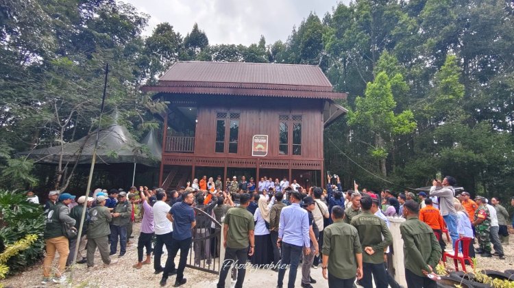 Kapolda Riau dan Menhut Raja Juli Antoni Bahas Kelestarian Gambut di Rumah Runding Bengkalis